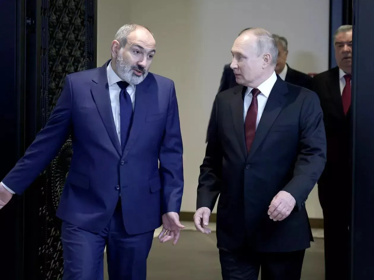 Премьер-министр Армении заявил, что Ереван не намерен вводить антироссийские санкции, но и не будет помогать их обходить; для развеивания подозрений были привлечены европейские эксперты.