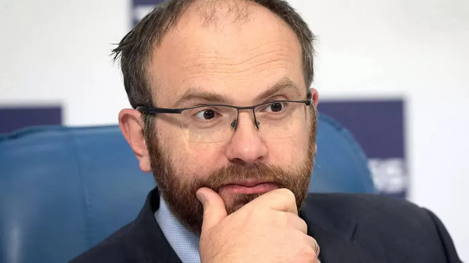 Заместитель председателя синодального отдела РПЦ Вахтанг Кипшидзе заявил, что массовые отключения мобильного интернета не следует воспринимать как катастрофу, а как повод задуматься о вечных ценностях; в стране продолжаются масштабные ограничения связи, подкреплённые новым законом.