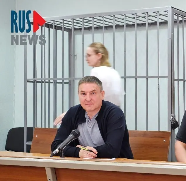 Суд признал законным ограничение выдачи бумаги и ручки в карцере — правозащитник Алексей Соколов утверждает, что полутора часа в сутки недостаточно для подготовки к защите и для подследственных, ожидающих суда.