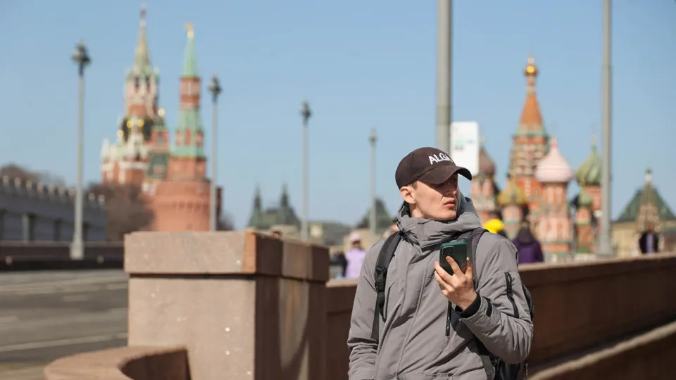 Правительство планирует ввести единую информационную систему идентификаторов мобильных устройств (IMEI): операторы будут передавать данные о телефонах и блокировать SIM‑карты устройств из «чёрного» списка.