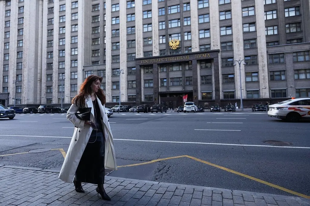 Результаты первых протоколов показывают снижение поддержки партии власти в 14 регионах РФ; особенно нестабильна ситуация в Карелии, Орловской и Кировской областях, а в Сибири результаты также заметно пошли вниз.