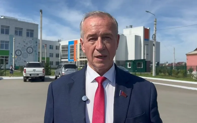 В регионах Сибири представители КПРФ остались за пределами Госдумы, несмотря на сильные общероссийские показатели партии.