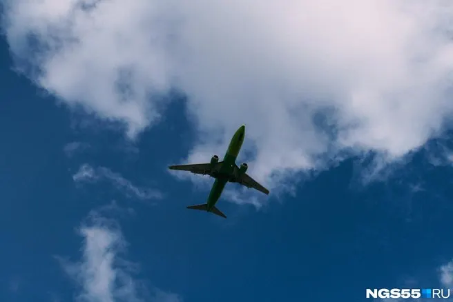 AZUR Air прекратил прямые перелёты в Нячанг; отмена затрагивает Москву, Челябинск, Тюмень, Минеральные Воды, Пермь и Самару. Пассажирам предлагают обратиться к туроператорам для переоформления бронирований.