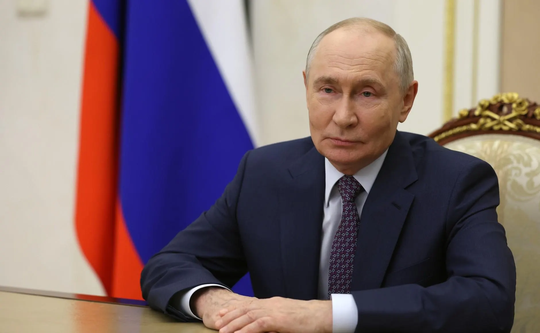 Президент поздравил педагогов с профессиональным праздником и подчеркнул важность труда учителей.