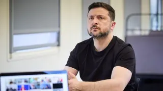 Президент Украины Владимир Зеленский считает, что усиление изоляции российского сегмента интернета и блокировка мессенджеров связаны с подготовкой к всеобщей мобилизации и возможному новому наступлению в Украине, а также с проверкой реакции НАТО через потенциальные провокации в странах Балтии.
