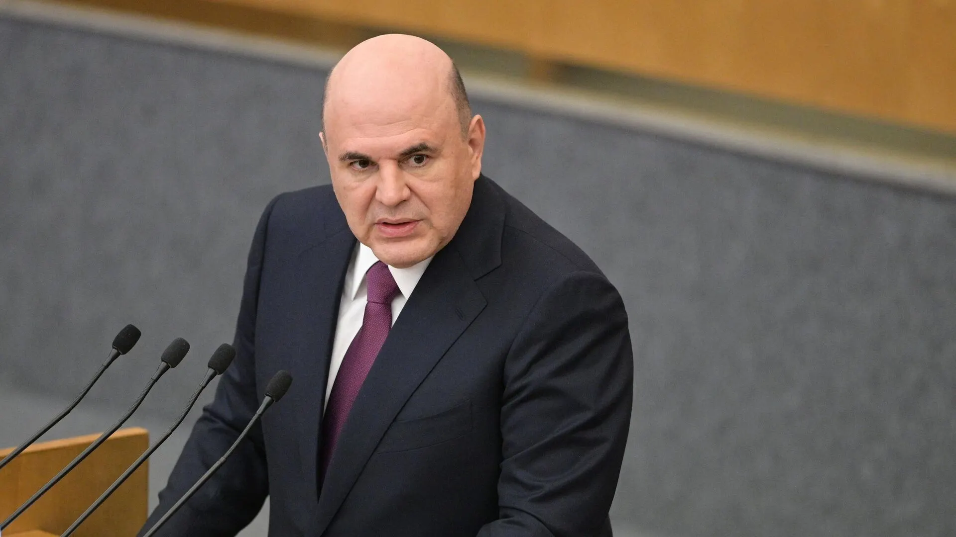 Ассоциация компаний электронной торговли поддержала идею поэтапного введения НДС на импортный онлайн-товар, предупредив, что резкое ужесточение правил может увести покупателей в «серые» каналы и снизить выручку российских продавцов.