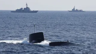 Правительство Японии кардинально ослабило многолетние ограничения на экспорт летального оружия: теперь страна намерена активно участвовать в мировом рынке вооружений, сохраняя при этом контроль за поставками в зоны конфликтов и делая исключения лишь по соображениям национальной безопасности.
