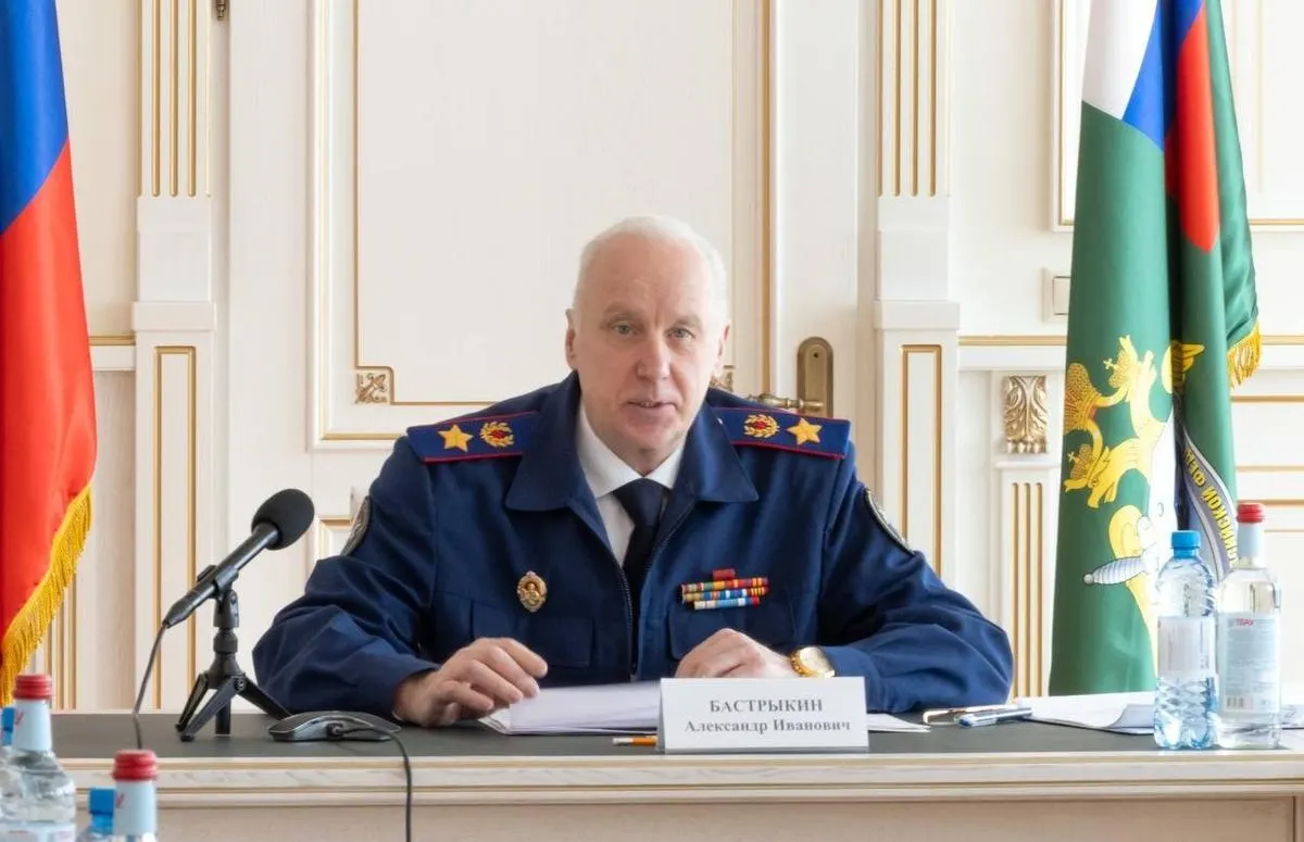 Председатель Следственного комитета России Александр Бастрыкин поручил провести проверку произведений детского писателя Григория Остера, включая популярные «Вредные советы». Поводом стали сомнения в их педагогической ценности, высказанные на заседании координационного совета ведомства.