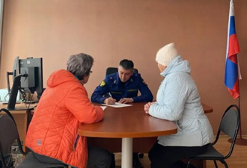 Сенаторы по предложению президента направляют Сергея Паволина на аналогичную должность в Иркутской области. Паволин возглавлял прокуратуру Мурманска с 2021 года; в Иркутске ожидают, что он займётся наведением порядка в сфере ЖКХ.