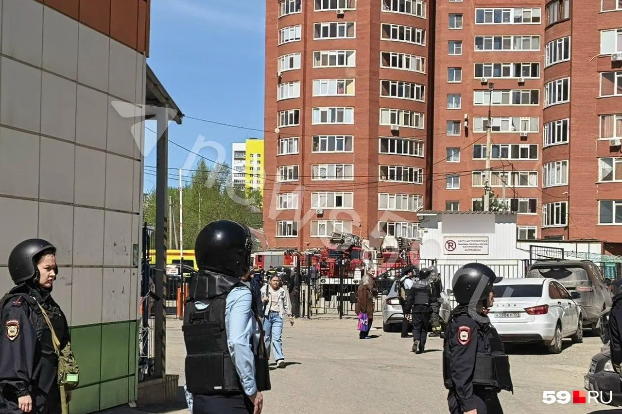 7 мая в Перми в результате атаки беспилотника был повреждён многоквартирный дом. Пострадавших нет — восстановительные работы уже ведутся и должны завершиться ориентировочно до конца следующей недели.
