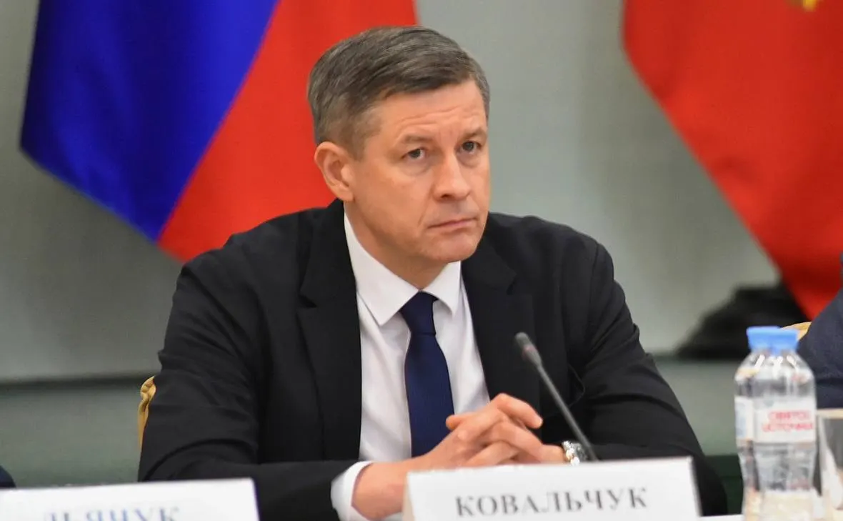 Временно исполняющий обязанности губернатора Егор Ковальчук подписал указ об отставке регионального правительства; новый состав пока не назначен. Ранее президент подписал указы об отставке губернаторов Белгородской и Брянской областей.