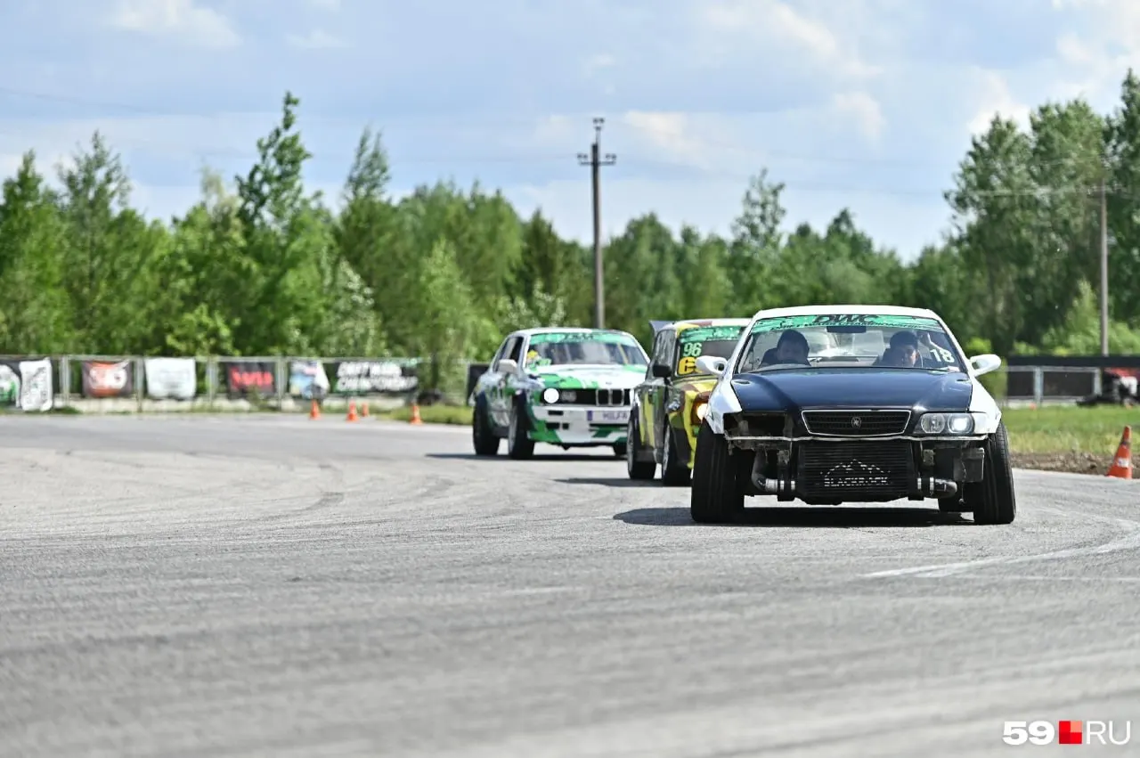 31 мая в Перми прошёл этап DRIFT WARS Championship в картодроме «Камская долина». Это последний сезон на трассе перед её переносом — ниже фотографии с мероприятия.