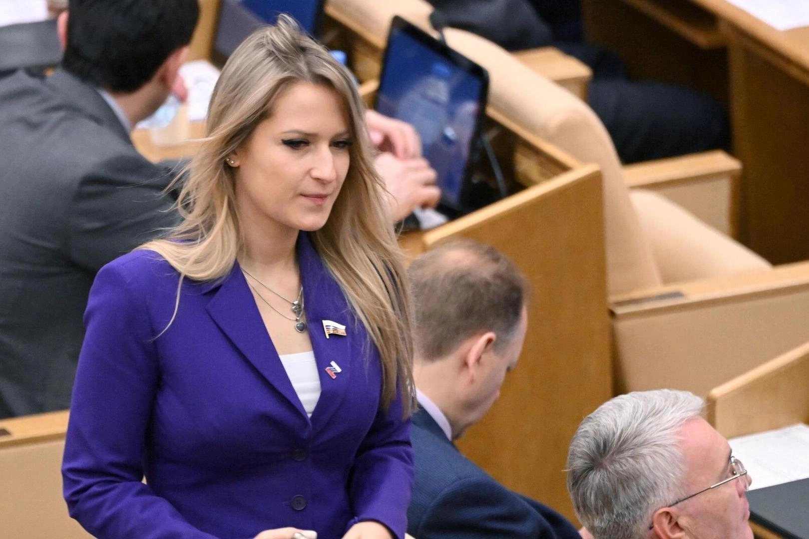 Депутаты поддержали кандидатуру Яны Лантратовой на пост уполномоченного по правам человека. Она сменит Татьяну Москалькову; против были четыре депутата, двое воздержались.