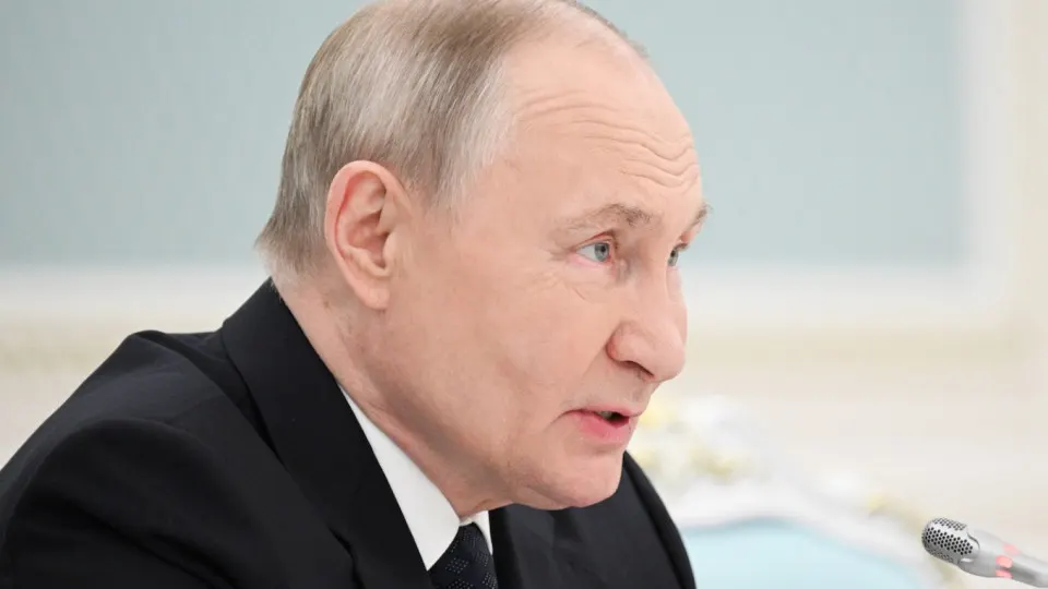 Власти поставили цель увеличить число иностранных студентов в российских вузах до полумиллиона к 2030 году. Одновременно фиксируется масштабная вербовка иностранцев и студентов для службы в вооружённых формированиях, в том числе в подразделениях беспилотных систем.