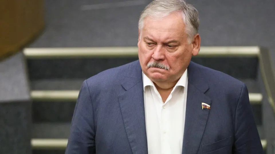 Первый заместитель главы думского комитета Константин Затулин заявил, что Латвия и Эстония нарушили обещания по обеспечению прав русскоязычного населения. Его слова прозвучали на фоне законопроекта о возможности применения войск за рубежом для защиты россиян.