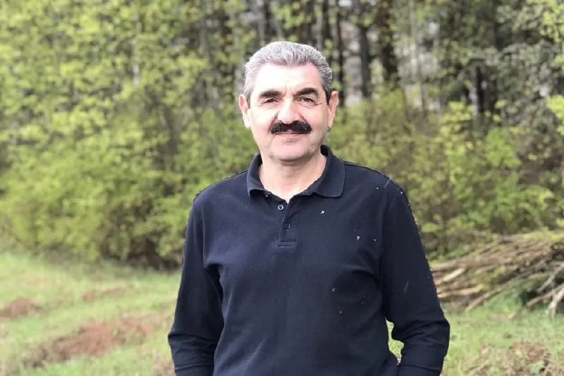 Актёр Армен Бежанян, известный по роли Арменки в «Реальных пацанах», объявил о смене партийной принадлежности. Одновременно ему грозит суд по делу о нарушениях при пользовании недрами, которое он считает политически мотивированным.