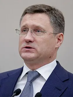 Вице‑премьер сообщил о подготовке изменений в законодательстве и комплексе мер для увеличения поставок топлива внутри страны — в числе рассматриваемых шагов полный запрет экспорта дизельного топлива и оптимизация графиков ремонтов на НПЗ.