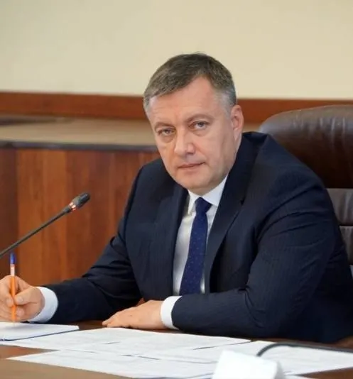 Губернатор рассказал о приоритетах распределения бензина и дизтоплива, взаимодействии с замглавой правительства и мерах для регионов с наибольшим дефицитом.