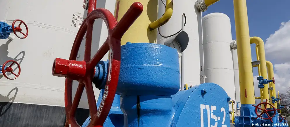Украина не продлила контракт на транзит российского газа, и с 1 января 2025 года транзит прекратился. Наибольшие последствия ощутила Молдова, другие страны ЕС ищут альтернативные маршруты, Венгрия продолжает поставки через «Турецкий поток».