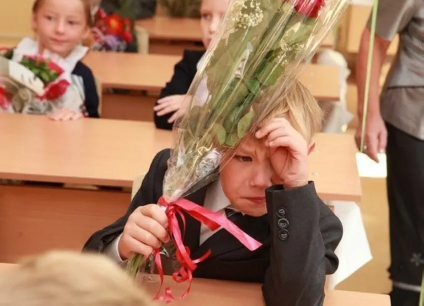 В Минпросвещения подтвердили, что оптимальной считается 11-летняя модель обучения, и менять продолжительность школьного образования в ближайшее время не планируют.