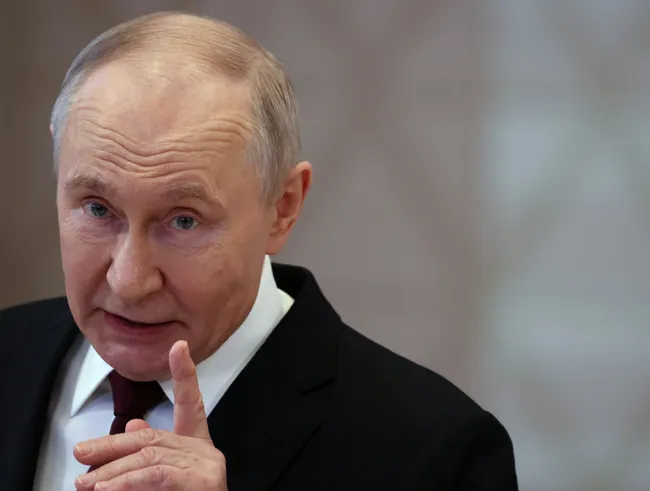 В 25‑минутном интервью 28 июня президент заявил, что дефицит топлива в России «не критический», назвал меры по его ликвидации, отверг новое украинское мирное предложение и прокомментировал итоги саммита в Анкоридже.