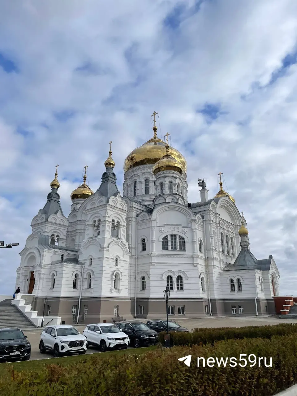 8 августа в Белогорском монастыре пройдёт всероссийский фестиваль православной культуры «Свет Белогорья». В программе — концерты, мастер‑классы, выставки и ярмарка; праздник завершит выступление Татьяны Булановой.