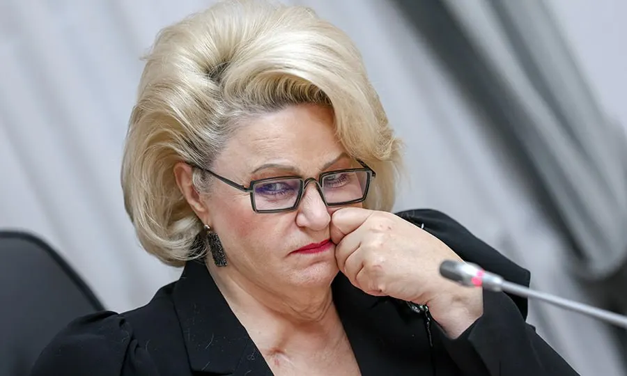 Председатель комитета по защите семьи Нина Останина призвала Роскомнадзор и Минцифры использовать опыт ограничений, подобный замедлению Telegram, для контроля времени, которое дети проводят в онлайн‑играх и социальных сетях.