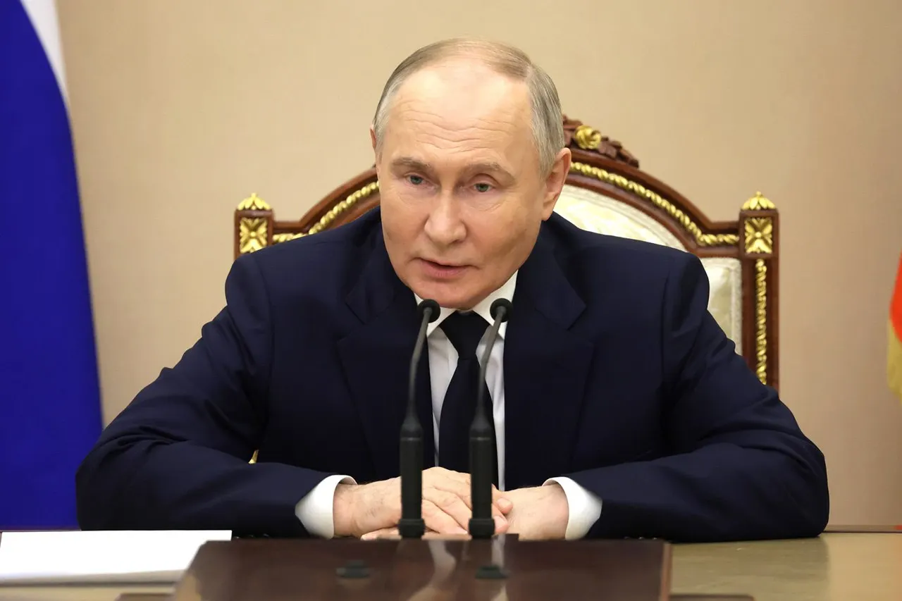 На встрече с главой Объединённой судостроительной компании президент потребовал обеспечить непрерывность работ на Балтийском заводе и продолжить реализацию проекта «Лидер».