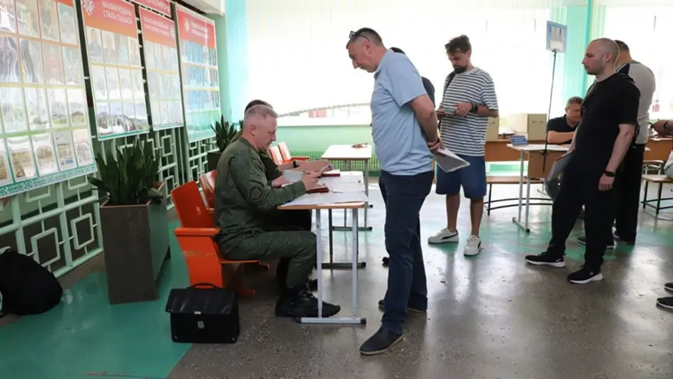 Минобороны республики объявило о плановых учениях с военкоматами в приграничной Гродненской области: запланированы оповещение и призыв запасников на проверочные сборы на фоне давления со стороны России.