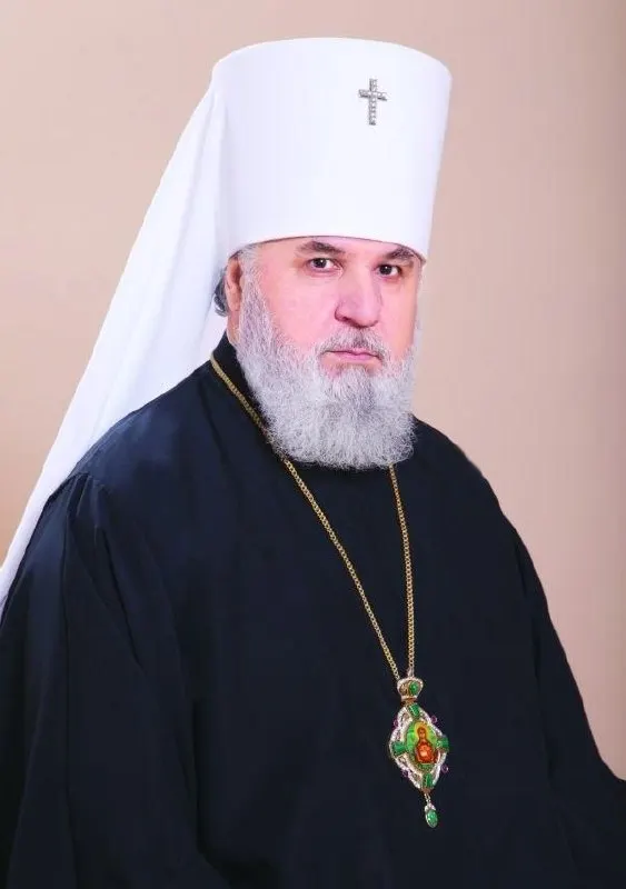 75‑летний митрополит ушёл на покой по объявлению Синодального отдела. Ранее в расследованиях о пермской епархии упоминались коррупция и бандитские схемы, в которых фигурировал Мефодий.