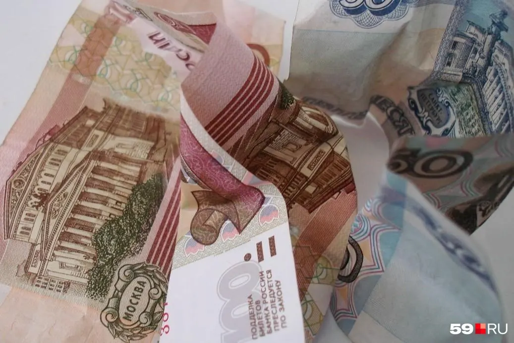 С 27 июля билет на городской автобус в Добрянке вырастет с 45 до 50 рублей, провоз багажа — до 25 рублей. Повышение объясняют резким ростом цен на бензин и дизель.