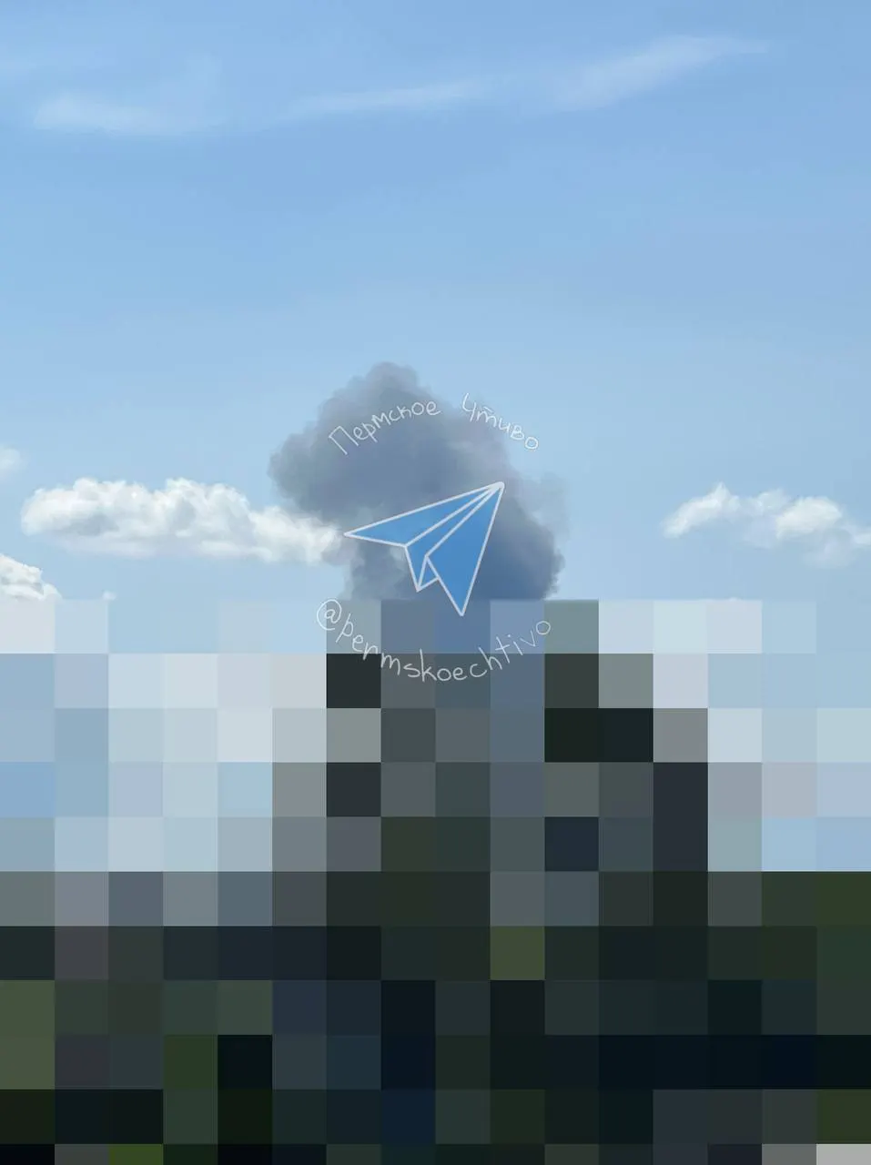 Над городом поднялся столб чёрного дыма — объявлена угроза беспилотных летательных аппаратов.
