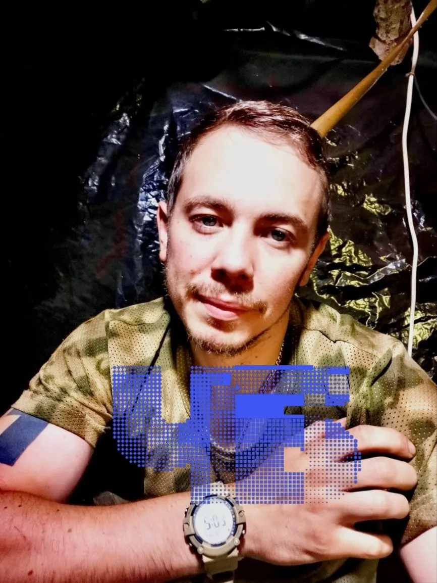 Сын Виктора Сивкова погиб в январе, но родственников не уведомили — парня тайно похоронили в Балтийске (Калининградская обл.). Отец утверждает, что закон лишает родителей прав на распоряжение телом, а семья лишена возможности проститься.