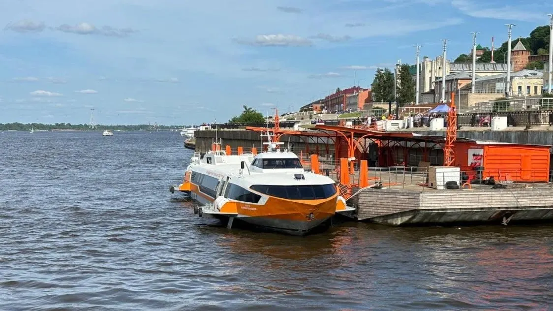 Откроют составной речной маршрут «Нижний Новгород — Казань — Сарапул — Пермь». Рейсы из Перми в Сарапул назначены на 30 июля, 17 и 21 августа; билет — 2800 рублей.