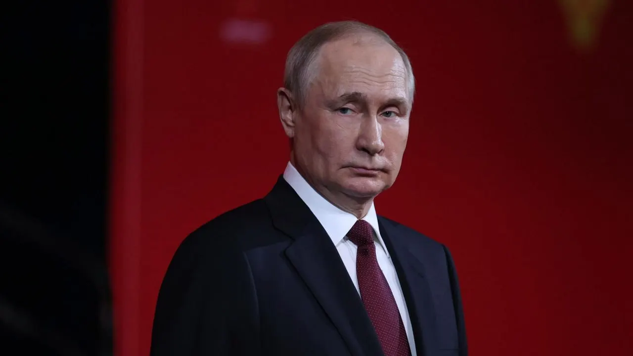 Пресс‑секретарь Кремля заявил, что Путин подробно рассказал Токаеву о спецоперации и что с учётом позиции Киева «заморозка невозможна». Москва требует исполнения своих условий для прекращения огня.