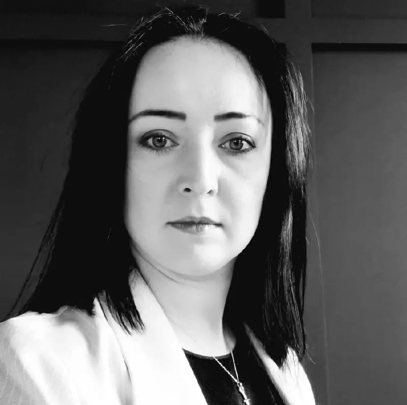 Конституционный суд признал, что совершеннолетние дети имеют право требовать лишения родительских прав родителей, совершивших над ними насилие в детстве, — формальный отказ судов по причине достижения возраста не защищает права потерпевших.