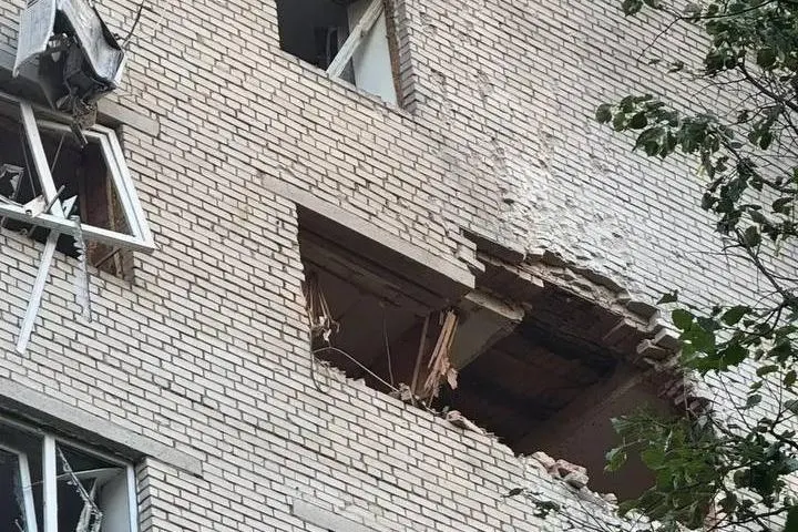 В ночь на 13 июля в поселке Пионерский городского округа Истра при падении дрона погибли три человека, ещё пять получили ранения; загорелись пять частных домов, сообщил губернатор Московской области.