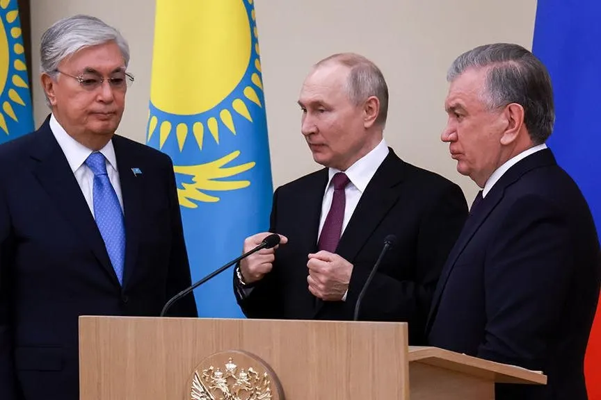 Правительство получило поручение начать переговоры о пересмотре соглашений с Казахстаном и Узбекистаном, которые регулируют поставки, ремонт, совместные разработки и производство военной продукции на фоне западных ограничений.