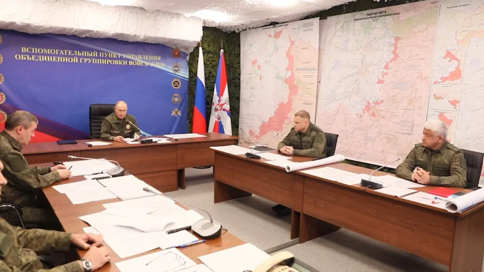 Во время совещания с военными президент потребовал оценить роль «подстрекателей» среди союзников Украины и отдал распоряжение о продолжении массированных ударов по инфраструктуре противника.