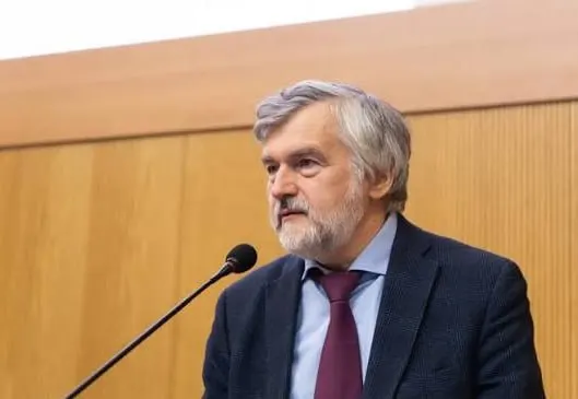 Главный экономист ВЭБа покинул должность после майского доклада о технологическом и экономическом отставании страны; он занимал пост в банке с 2014 года.