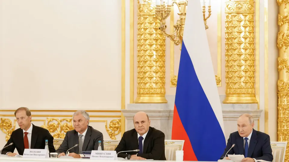 Правительство обсуждает способы занять возвращающихся с фронта и сохранить их рабочие места, чтобы поддержать адаптацию ветеранов и снизить риски на рынке труда.