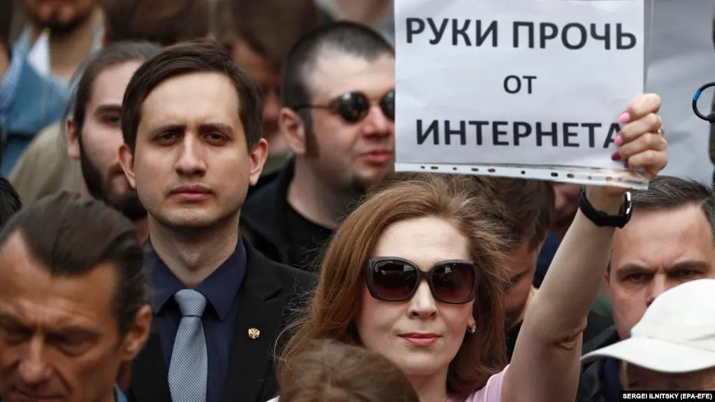 Роскомнадзор расширил блокировки VPN-сервисов; ограничения затронули IP-адреса десятков сервисов обхода, а пользователи сообщают о сбоях и появлении новых адресов.