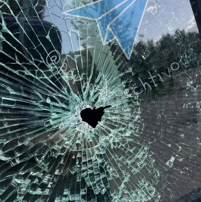 Во дворе дома на улице Маршала Толбухина произошла стрельба; ранены подросток и мужчина. Правоохранители задержали стрелявшего.