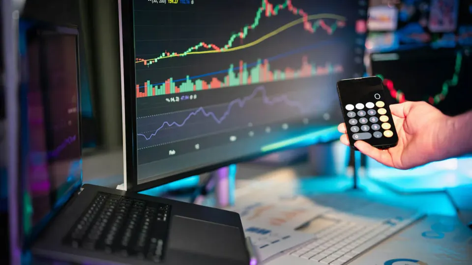 Глава ПСБ сообщил о возможности замораживания средств в USDT и зависимости криптоинструментов от эмитента, приводя примеры.