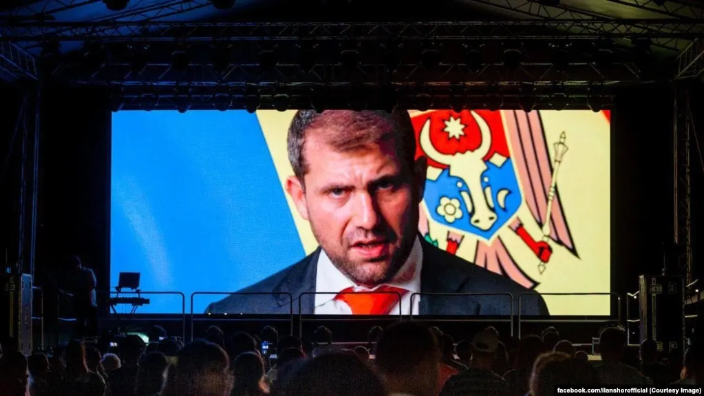 Через A7, связанную с Кремлём, пройдены свыше 6,9 млрд долларов через банковскую сеть по обходу санкций против России; схему подпитывали подставные компании по всему миру, включая сделки военного назначения. ЕС ввёл санкции против руководства проекта.