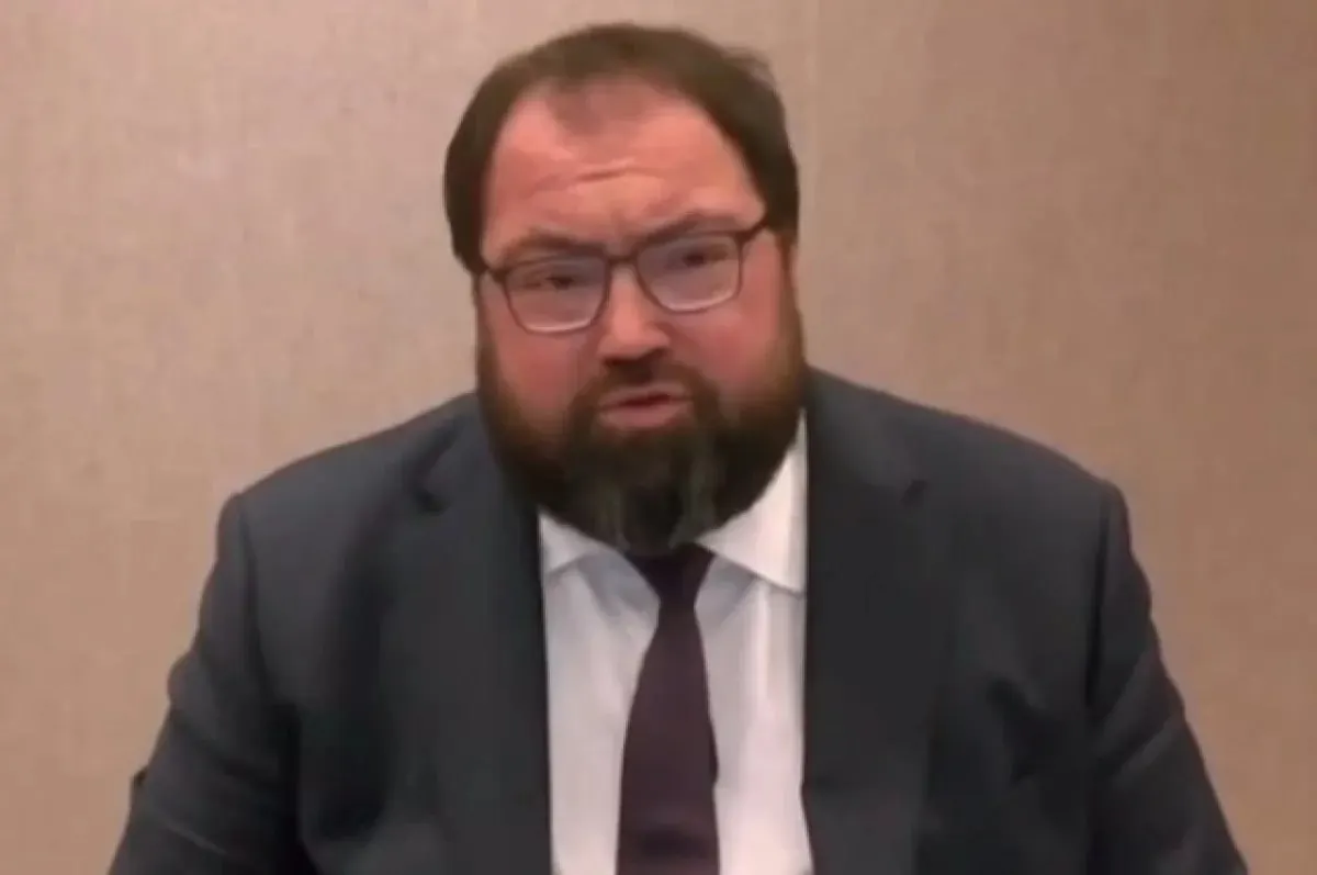 Глава Минцифры сообщил о возможном усложнении установки российских приложений на Android вследствие внедрения механизма проверки разработчиков Google.