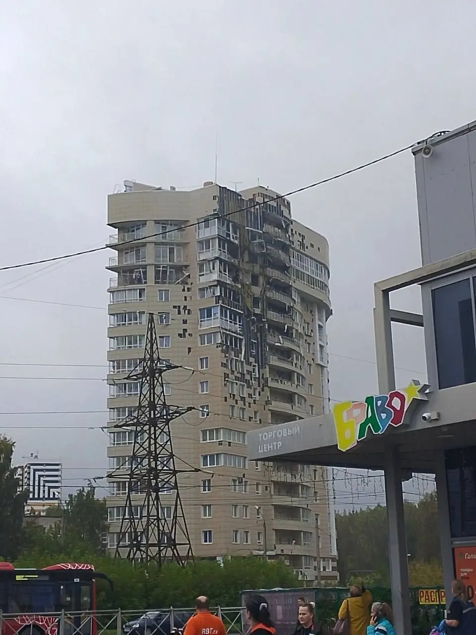 Дроны атаковали Пермский край и другие регионы, есть пострадавшие; в Севастополе погибла девочка, продолжаются оценки последствий.