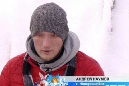Пермские следователи задержали мужчину, подозреваемого в мошенничестве и вымогательстве, который убеждал жителей Прикамья заключать контракты с Минобороны и присваивал выплаты, используя карты участников «героев СВО».