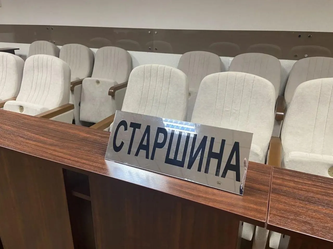 Разрабатываемая реформа присяжных предусматривает сокращение числа заседателей вдвое и участие судьи в совещательном процессе.